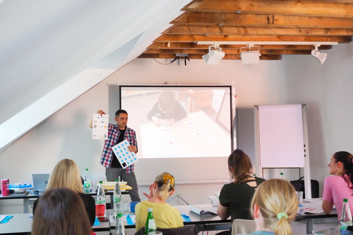 Fallbesprechungen in der Supervisions-Fortbildung zum Fachtherapeuten Kon-Lab Fallbesprechungen in der Supervisions-Fortbildung zum Fachtherapeuten Kon-Lab