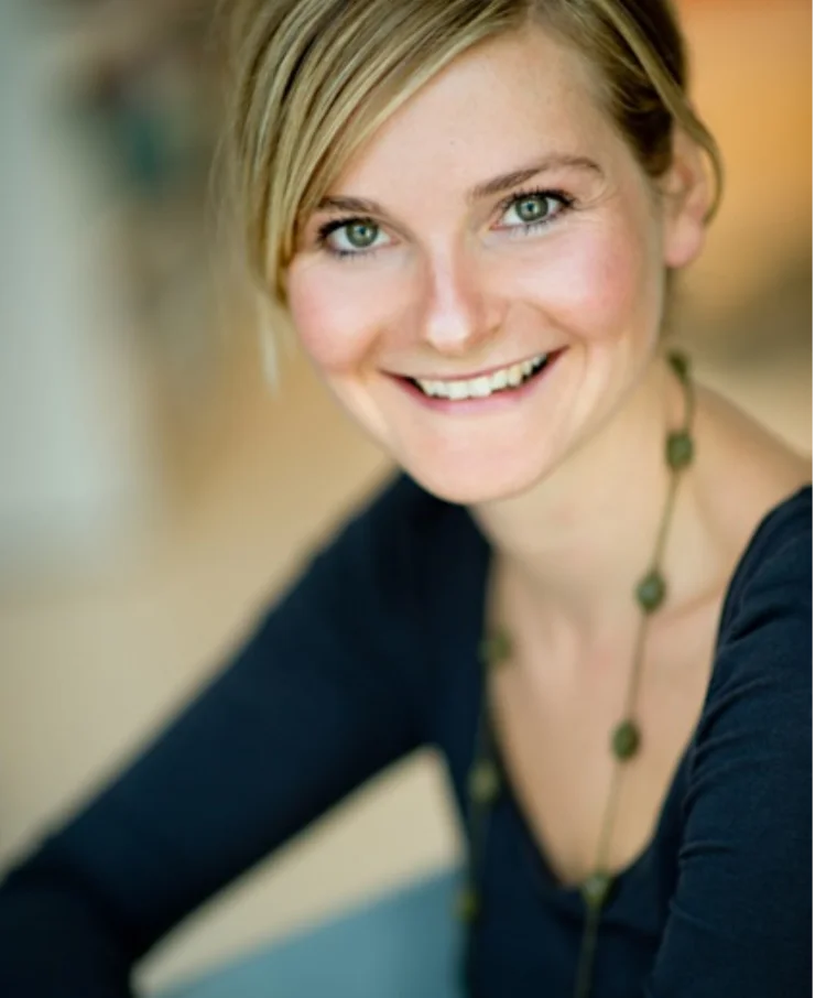 In desem Bild ist die Dozentin von Logotrain Claudia Walther zu sehen